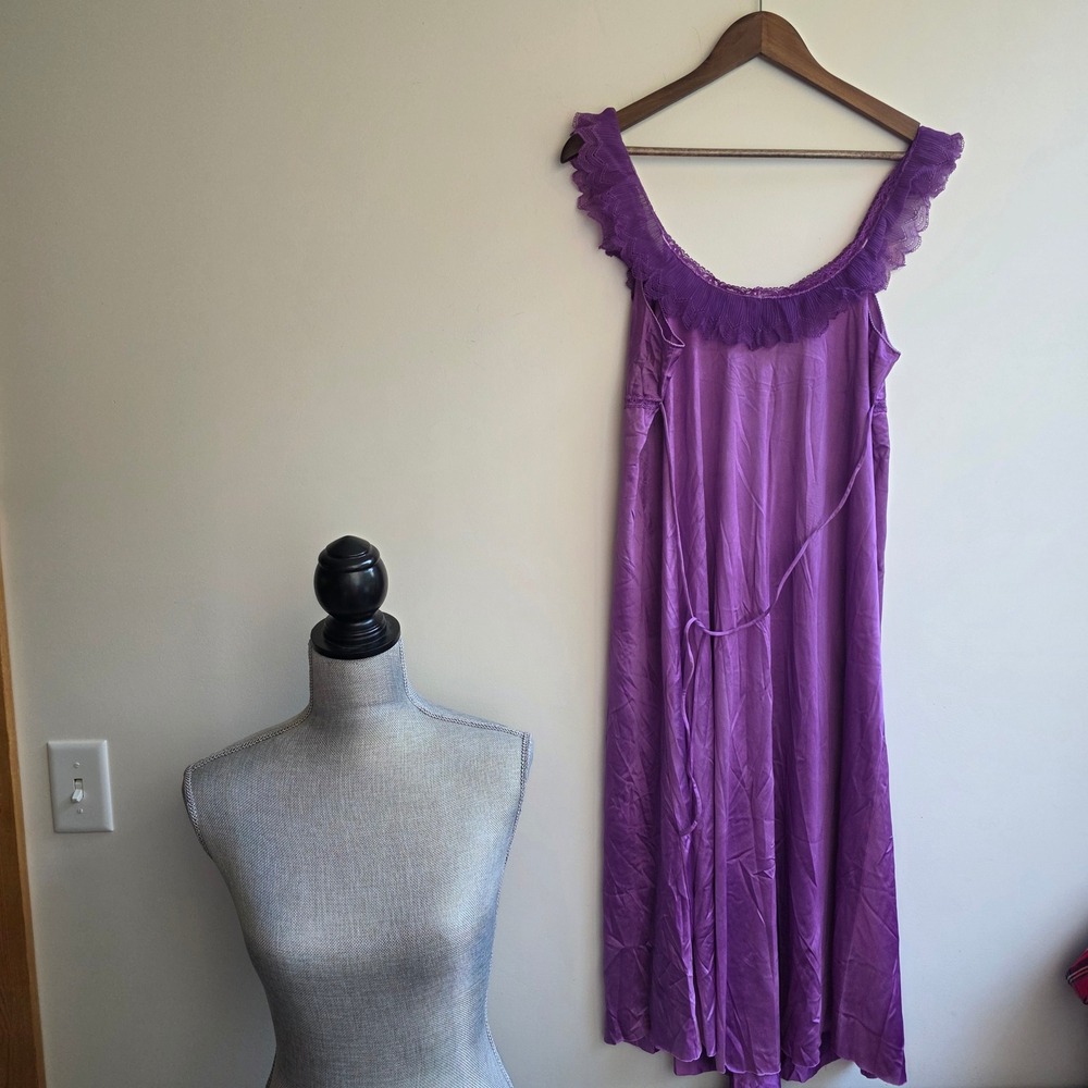 Vintage 70s Vanity Fair Babydoll Purple Nylon Nightgown Lace Ruffle Maxi Medium - Picture 3 of 6